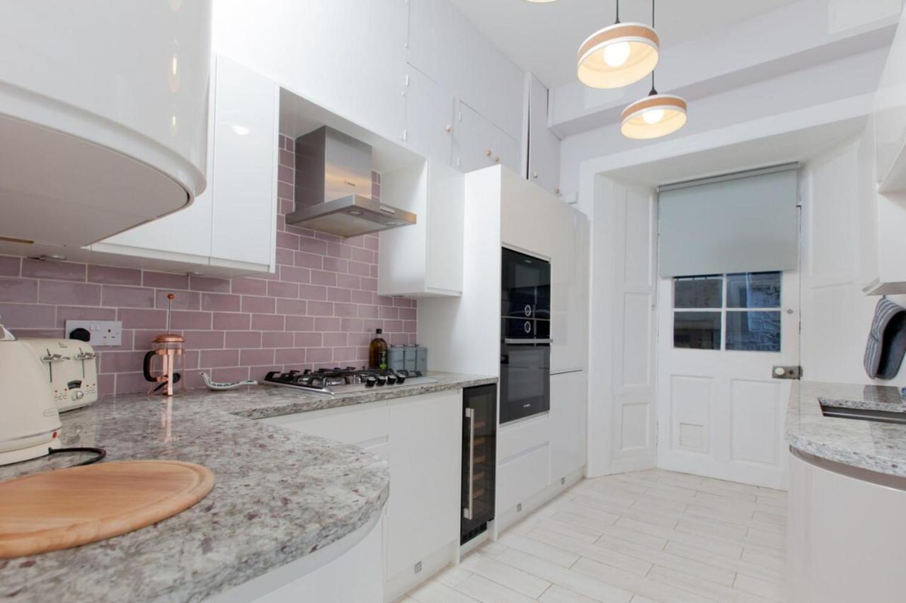 Beautifully Modernised New Town Appartement